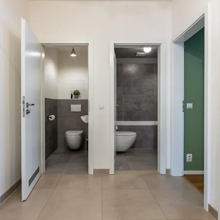 Apartment Invalidovna With Free Parking Prague Exterior photo